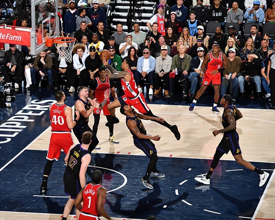 世界杯高清赛事直播入口-变成顶级3D锋线了！快船为什么不能增加他的场上戏份呢？